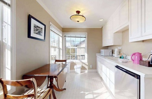 Old Town Apartment | Bodega Bay Waterfront Studio Cottage on Stilts with Fireplace