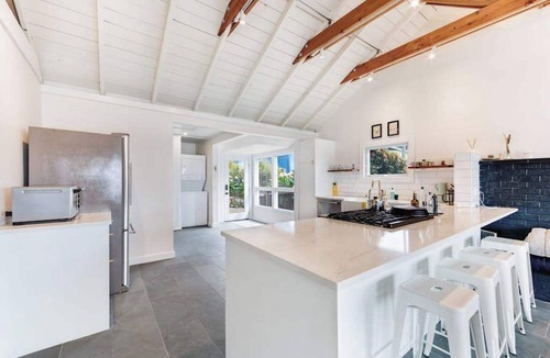 Old Town House | Bodega Harbour Dog-Friendly Bay View Bungalow with Sauna