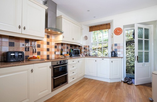 Ambleside House | BODEN HOWE, QUIET CENTRAL LOCATION, COMPLIMENTARY SPA ACCESS, PARKING/STORAGE