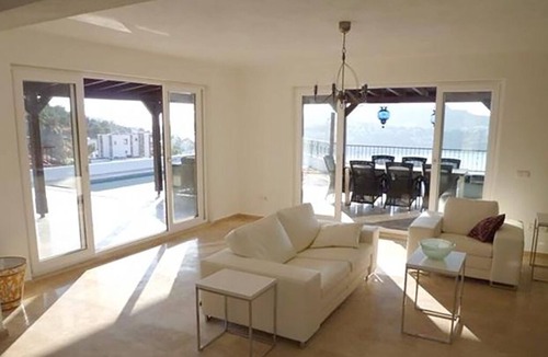 Gundogan Villa | "Bodrum'da Lüks Konaklama: 4+1 Özel Havuzlu Villa ve Tatil Keyfi!" 230m2