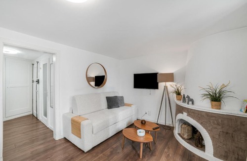 Geneva Old Town Apartment | Boel 4 Studio