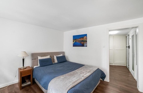 Geneva Old Town Apartment | Boel 4 Studio