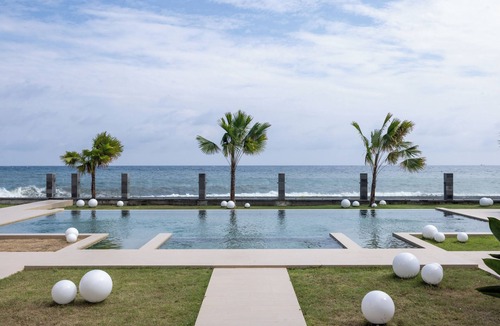 Kubutambahan Apartment | Bohemian Beachfront Apartments