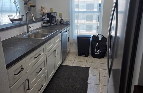 Bay Esplanade Condo | Bohemian Beachfront Condo Panaramic Views Pet Friendly