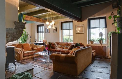 Portengen Villa | Bohemian Experience Wellness, Jacuzzi, Sauna, BBQ, Garden, Sleeps 14