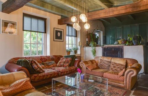 Portengen Villa | Bohemian Experience Wellness, Jacuzzi, Sauna, BBQ, Garden, Sleeps 14
