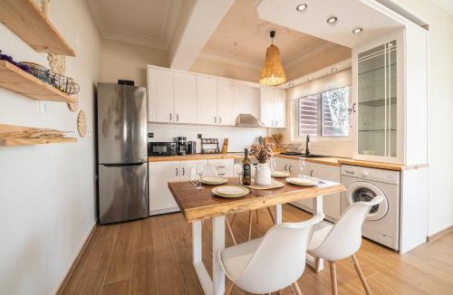 Paradisi Villa | Bohemian Residence