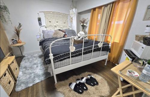 Burnaby House | Bohemian Theme Private Room near Metrotown Mall with private parking