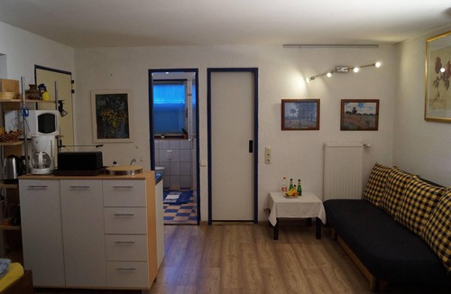 Mueggelheim Apartment | Bohne's '2er Müggelwaldzimmer' ruhiges und gemütliches Appartement in Köpenick mit Gartenplatz