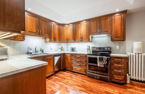 Junction Triangle House | Boho 2 bed, 2.5 bath biohackers oasis - live, work and play!