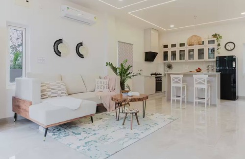 Medchal House | Boho 4BHK - Pool & Hill Views by Bliss Farm Stays