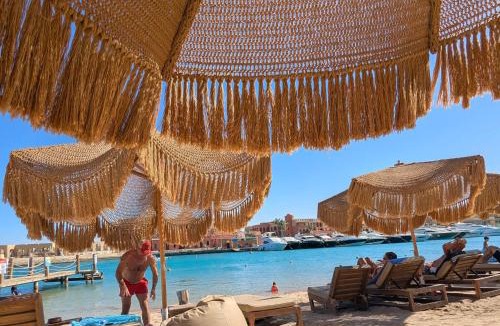 El Gouna Ski Chalet | Boho Beach Chalet in El Gouna with pool access