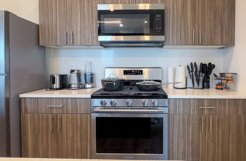 East Orange Apartment | Boho Black 2BR 2BA Getaway, Sleeps 10, Free Parking Save 20%