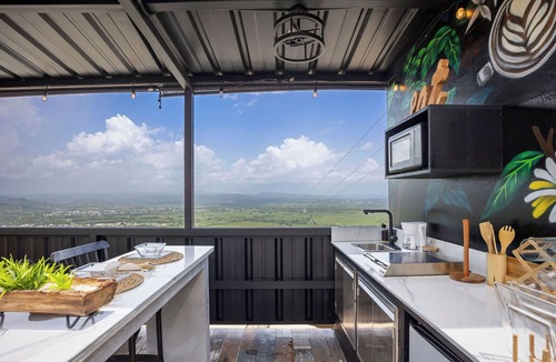 Pinales Hotel | BOHO by THE VIEW LUXE HOTEL