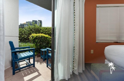 Southwest Orlando Apartment | Boho Chic Garden Condo 7 Min to Universal Parks