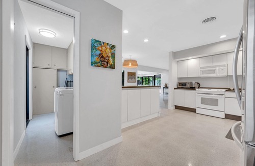Harbour Inlet House | Boho Chic/Heated Pool/Walk To Beach/Escapism at its finest/Coconut Key/H0MES