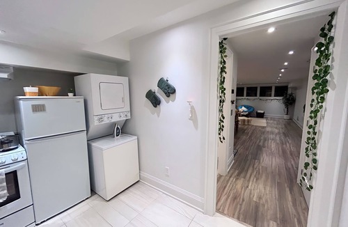 Topham Park House | Boho-chic Spacious Basement Apartment