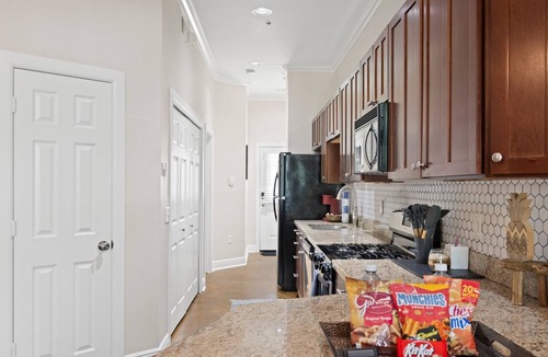 Midtown Apartment | Boho Chic Vibes 1-bedroom apartment with AC, WiFi Midtown Houston