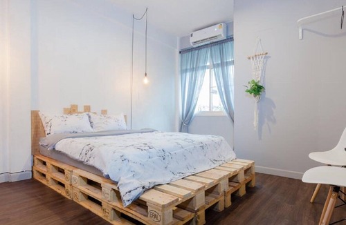 Wang Burapha Phirom Hotel | Boho Double Room with private bathroom
