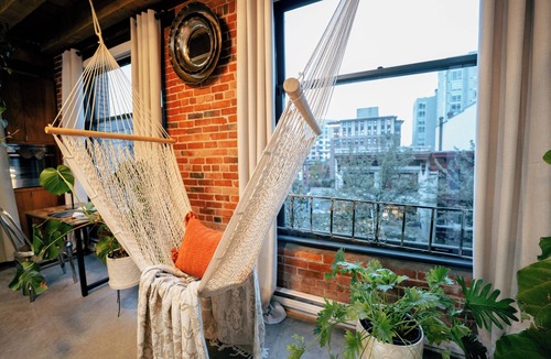 Downtown Eastside Apartment | Boho Loft Gastown artist studio