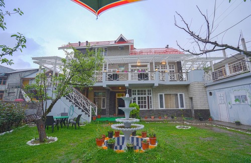 Simsa Village Cottage | Boho Mansion 5BHK - King bed, Garden, Bonfire, Parking, Food