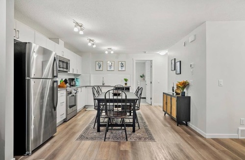 Cranston Apartment | Boho Retreat | Cozy | Pets | Bow River | Cranston