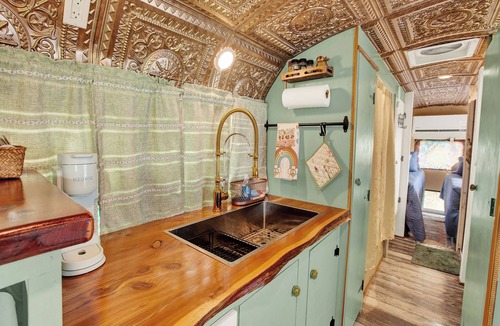Rusk House | Boho schoolie in the Piney Woods!