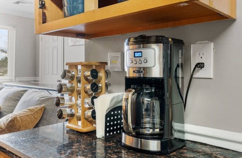 Morton Apartment | Boho-Style 2B/1B by the Philadelphia Airport w/Nearby Parking Spot!