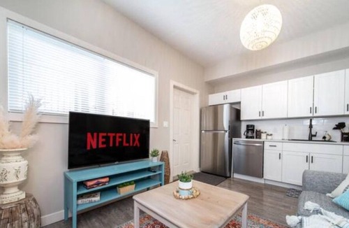 North Central Edmonton House | Boho Suite - Long Stays - King Bed - Fireplace & WiFi
