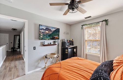 Provincetowne Hostel | Boho Vibes - Prime Location!