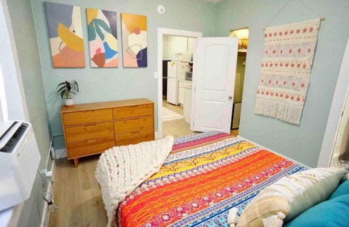 Smith's Memento Apartment | BOHO Vibes! Walk 2 Beach & Ocean Center!