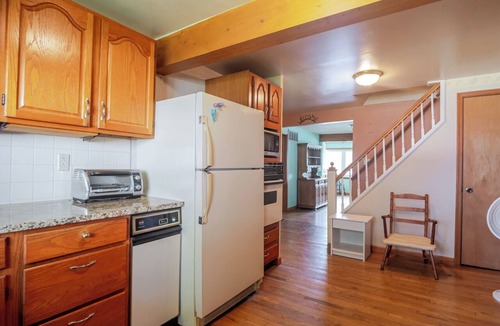 Lexington Park House | Boho Waterfront Escape 5BR Deep-Water Piers Family Fun