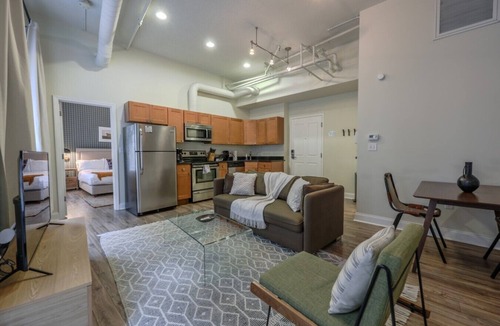 Boston Financial District Apartment | Bold, Spacious 2br in Boston`s Financial District