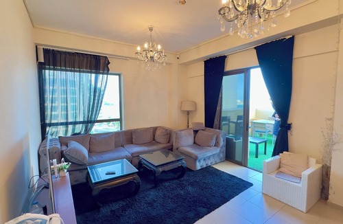 Jumeirah Beach Residence Hostel | Bollywood Beach Hostel