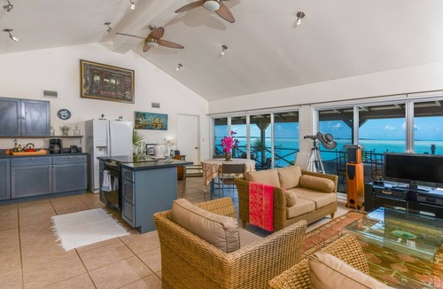 George Town House | Bonefish Bella Vista, entire house on the beach