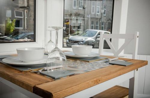 Dumbarton Apartment | Bonhill Getaway