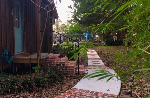Breaux Bridge Apartment | Bonne Terre Studio: Louisiana Farm Stay Getaway Artists’ Retreat
