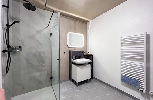 Wachtberg Apartment | bonquartier Design Apartment mit Balkon, Parkplatz