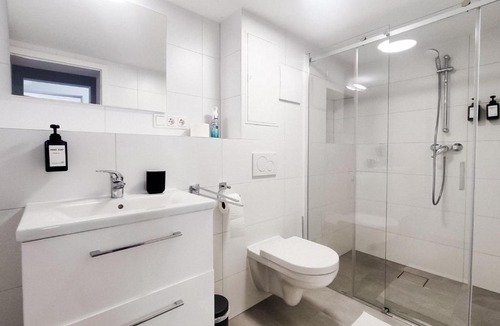 Sankt Augustin Apartment | bonquartier - LUXAPT#3 Chice, moderne Wohnung mit Self Check-In, voll ausgestatteter Küche, Klimaanlage und Parkplatz