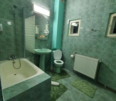 Tirgu Jiu House | Bonton Rooms