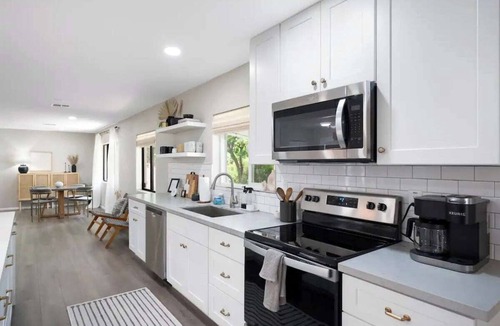 Alhambra House | BONUS Room! HTD Pool Backyard Oasis/Patio GCU