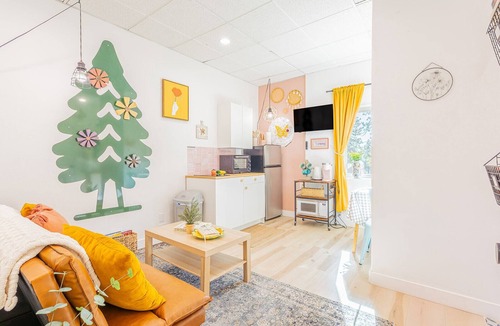 Wrightwood Apartment | Book by the month, traveling worker friendly, newly remodeled