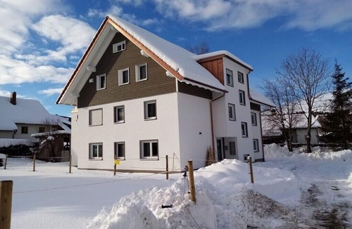 Wuchzenhofen House | Book Comfortable holiday residence