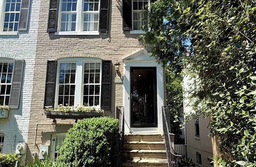 Georgetown House | 'Book Hill' Georgetown House | Walkable, + Garage Sleeps 6
