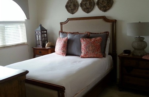 Grace Bay Condo | Book NOW for Fall! 20% Off 1, 2, and 3 Bedroom Rentals through December 19th.