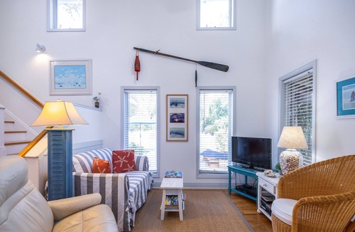 Dune Allen Beach Cottage | BOOK SPRING BREAK 2023 NOW! COUPLES COTTAGE WITH POOL NEAR BEACH! PETS OK!!