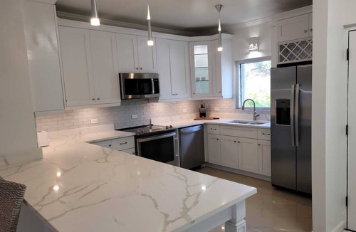 Estate Altona Condo | Book Your summer dates Now no passport required!