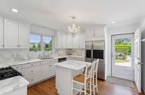Northwest Harbor House | Book your vacation at our EH retreat on the water!