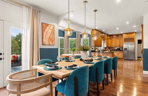 Candler House | Booking Fast! Pool, Pickleball, Sport Sim, Theater, Gym, EV Charging| Sleeps 22