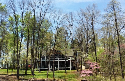 La Follette House | Booking for 2026-6 Br/5.5 baths ~ Open Floor Plan ~Brand New Covered Dock!